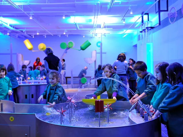Cité des enfants au Parc Vulcania à Saint-Ours-les-Roches