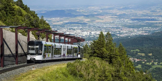 Panoramique des Dômes à Orcines