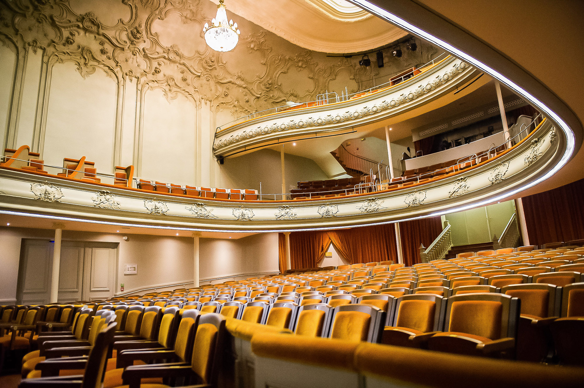 Konzertsäle, Theater, Kasino