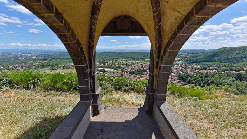 Notre-Dame-de-la-Garde in Volvic