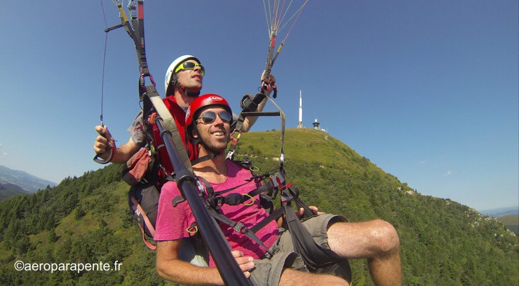 Aéroparapente Gleitschirmfliegen_Orcines