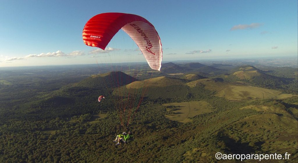 Aéroparapente Gleitschirmfliegen_Orcines