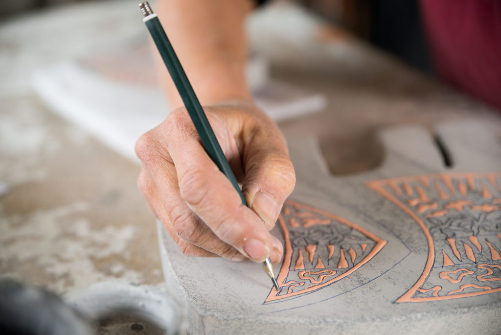 Enamelling lava stone