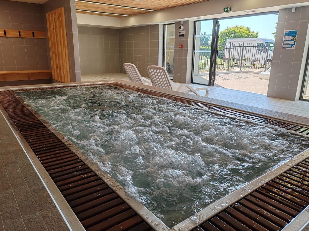 Swimming pool Béatrice Hess_Riom