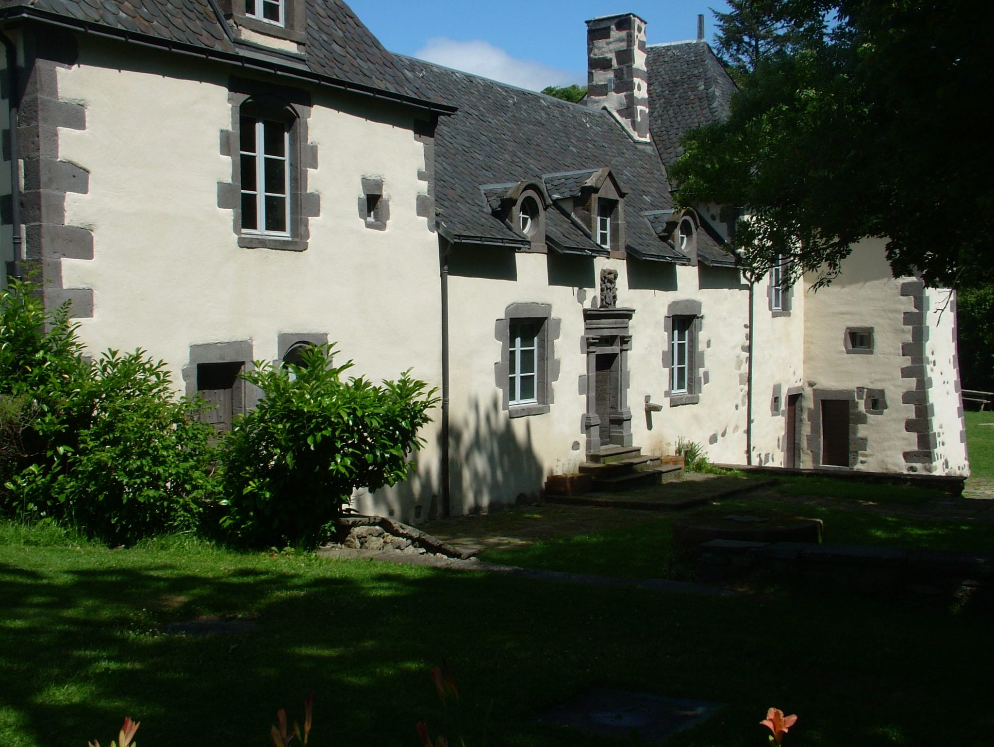 Manoir de Veygoux_Charbonnières-les-Varennes