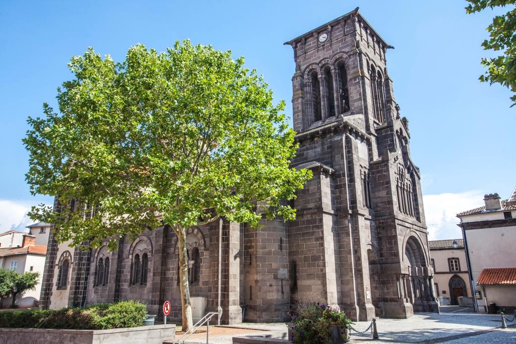 Eglise Saint-Priest à Volvic