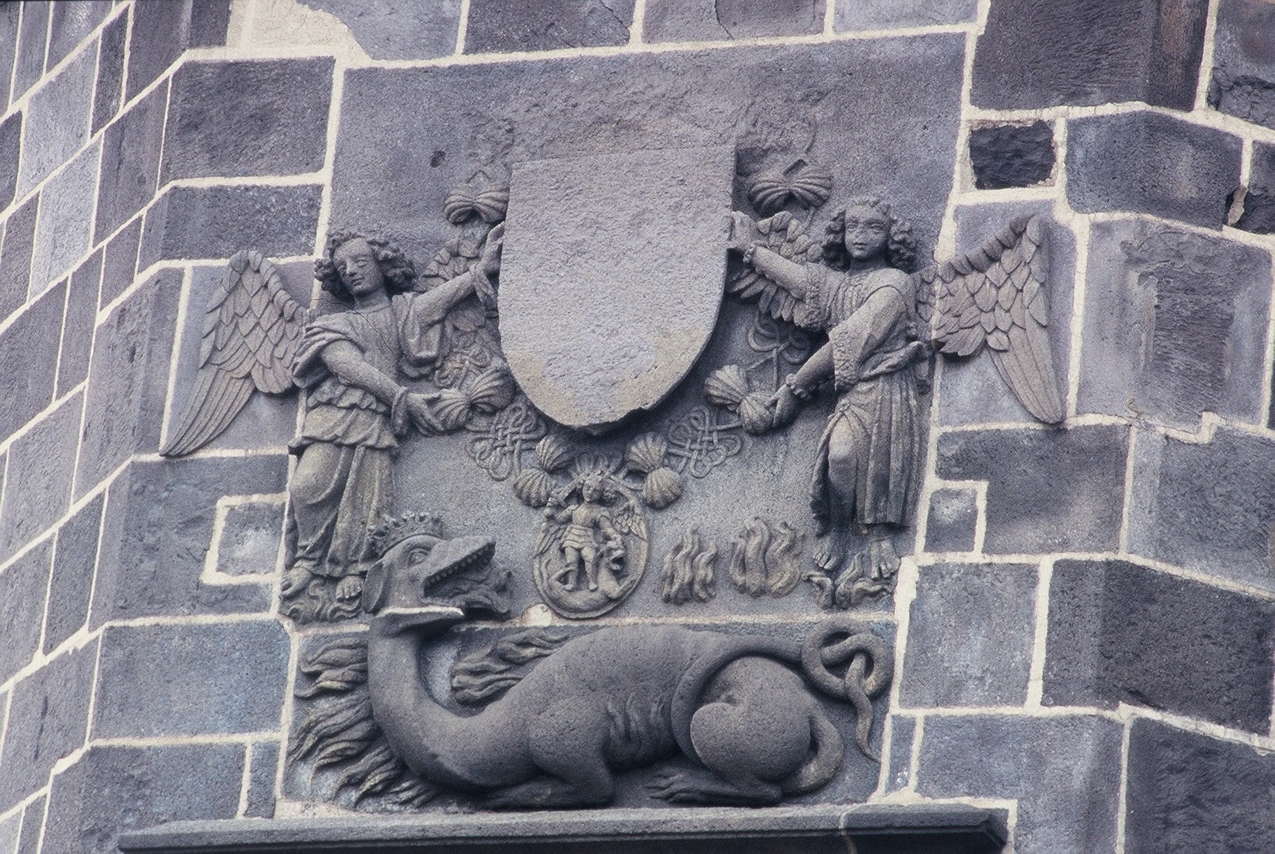 Salamandre sur la façade de la Tour de l'Horloge
