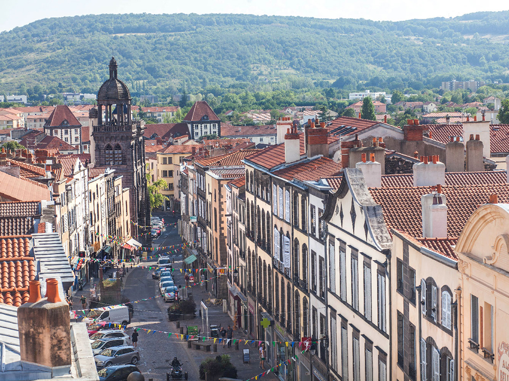 Rue du Commerce depuis la Tour de l'horloge à Riom