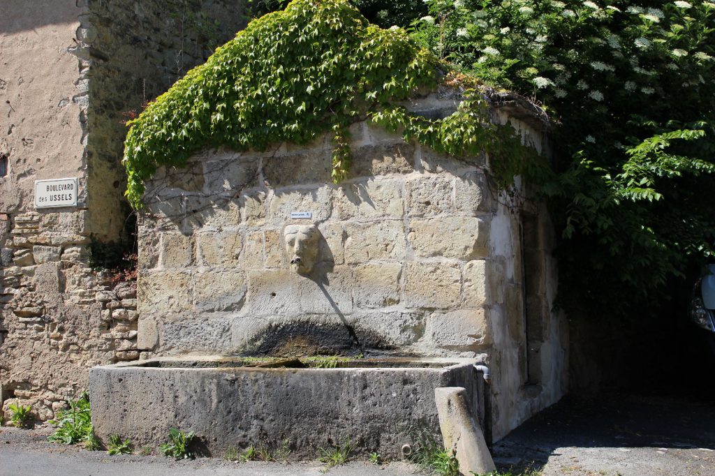 Fontaine à Artonne