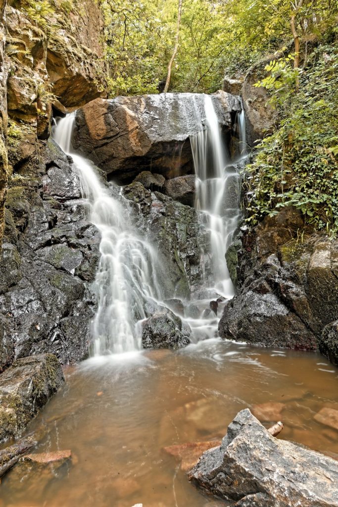 Randonnée facile en famille . Les gorges d'Enval