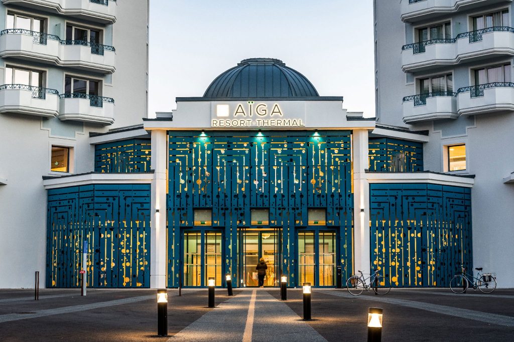 Facade d'Aïga resort thermal à Châtel-Guyon