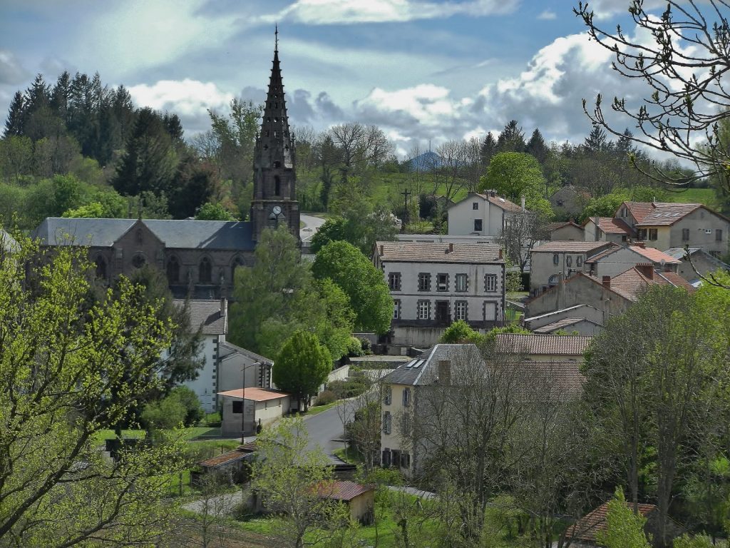 Camping du Colombier Loubeyrat village