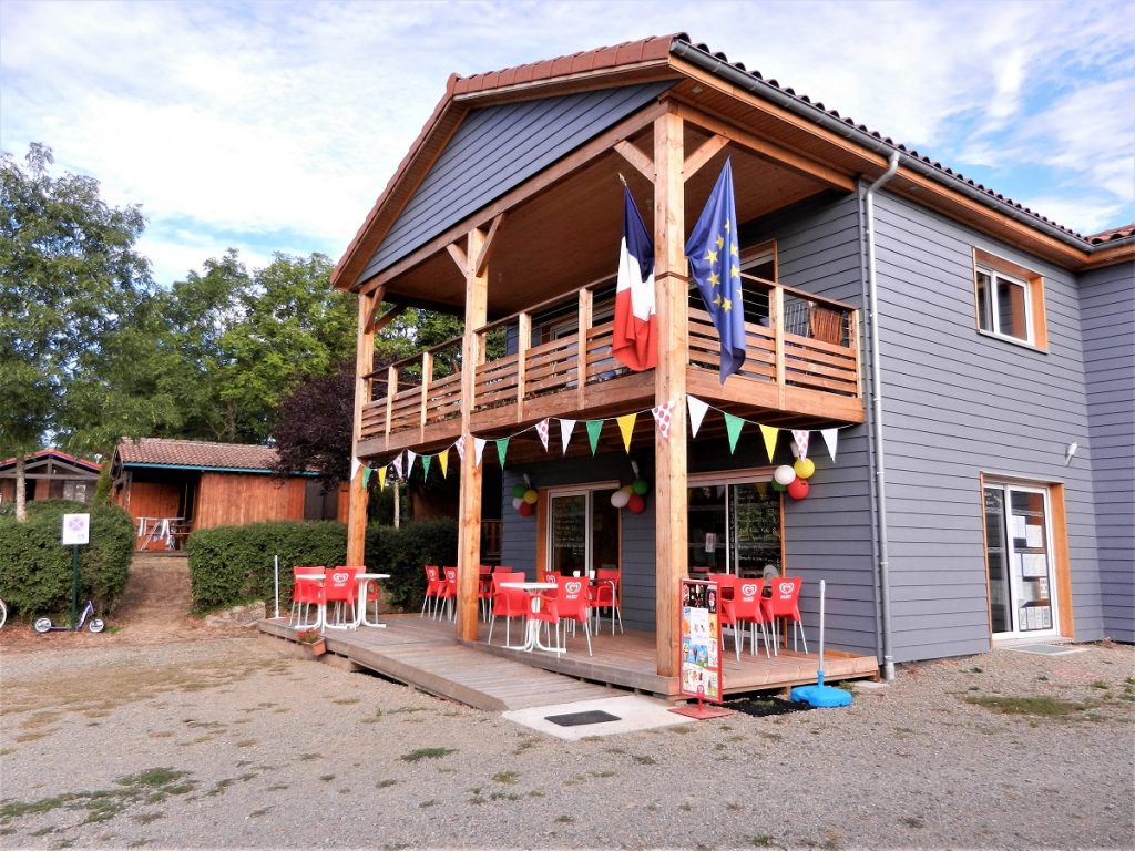 Camping du Colombier Terrasse Miko
