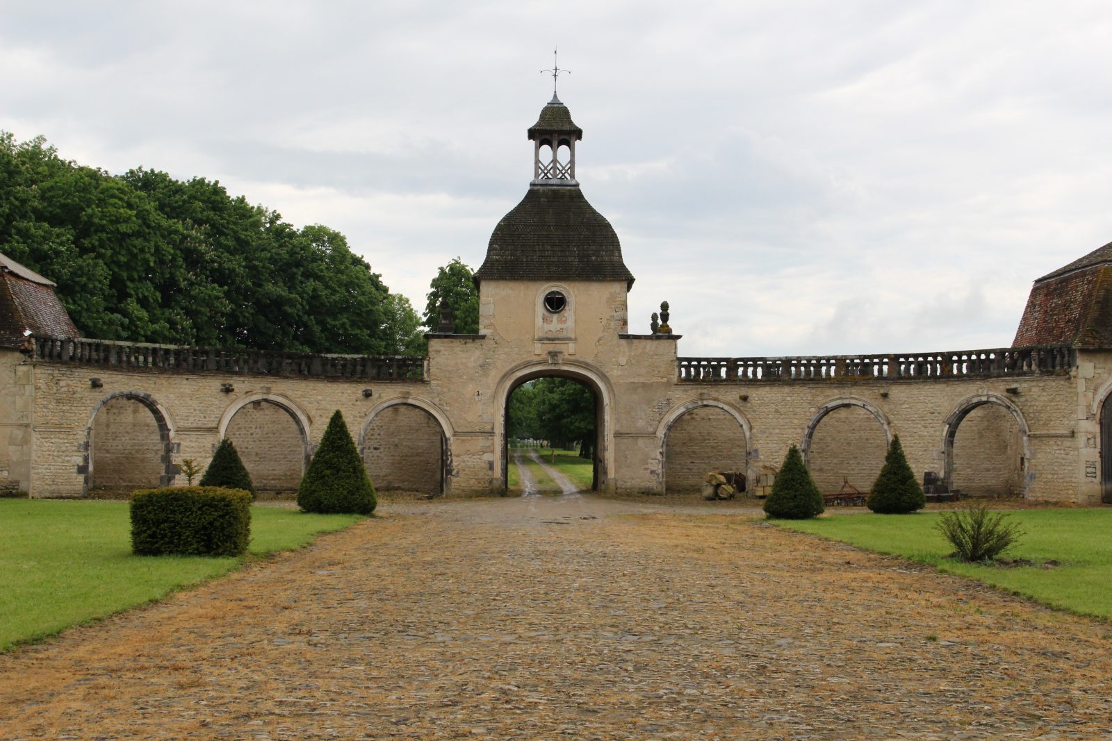 De manoirs en châteaux