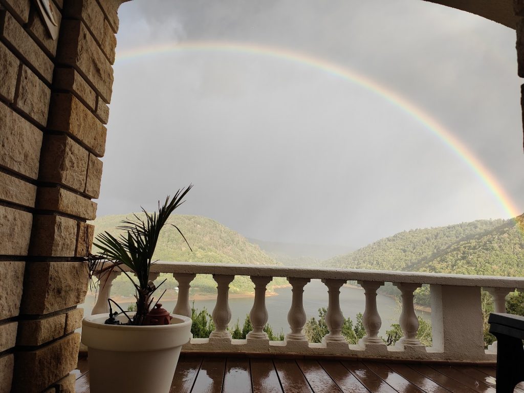 Ma villa au bord du l’eau vue arc en ciel