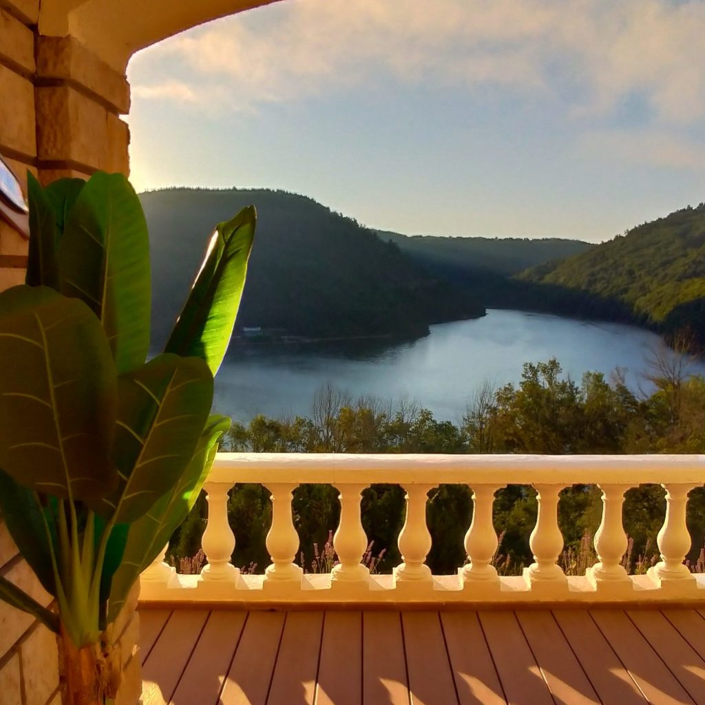 Ma villa au bord du l’eau terrasse rez de chaussé