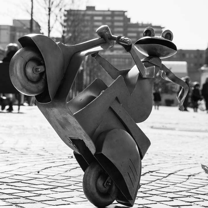 Grenouille métal à scooter