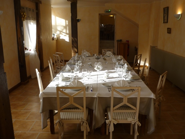 Moulin de Villeroze salle restaurant 2