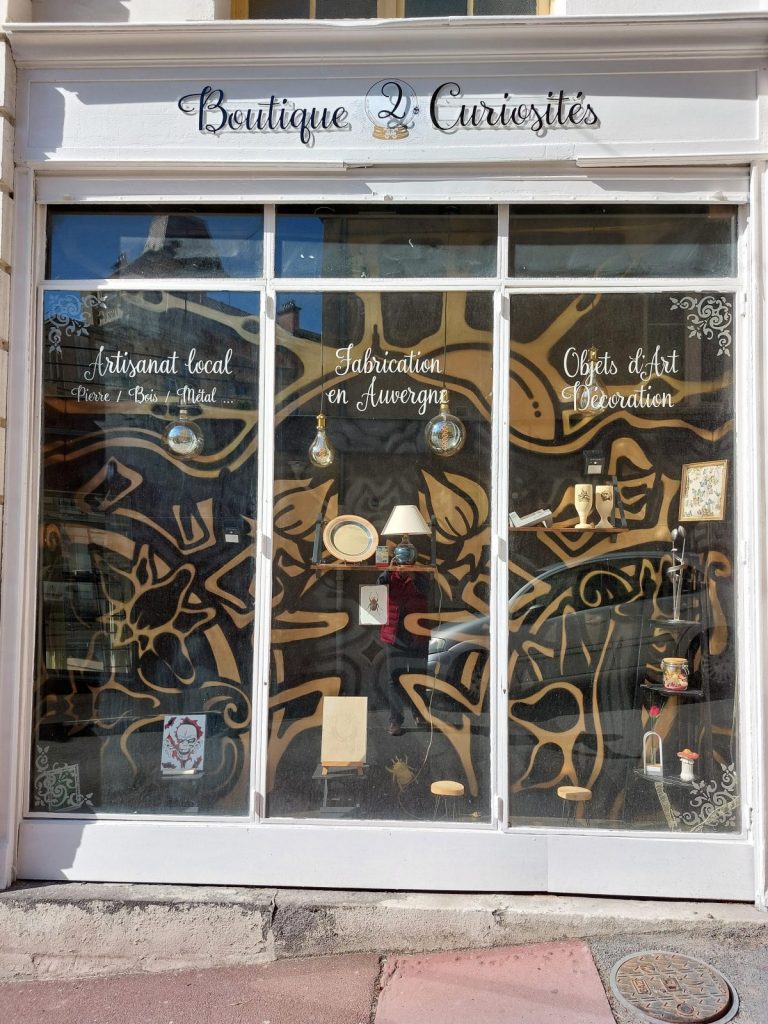 Boutique 2 curiosités