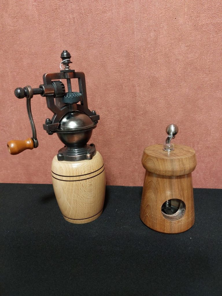 moulin à poivre en bois