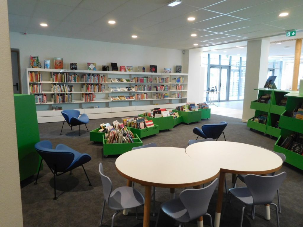 pôle jeunesse 2.JPG