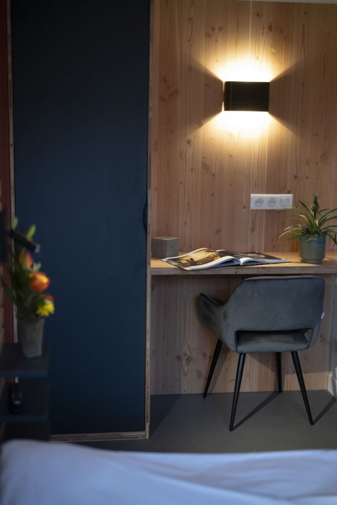 Bureau dans chaque chambre