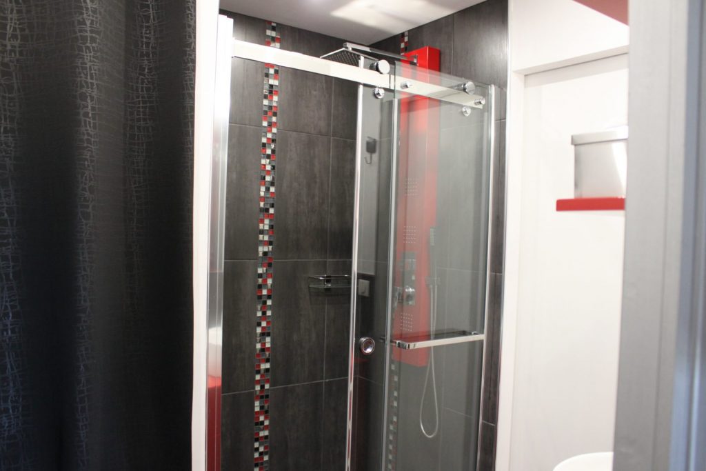 hippolits meublé Carioca salle de bain3.JPG