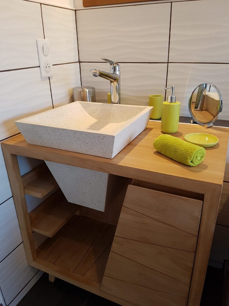 meublé hippolits imhotep salle de bain2.jpg