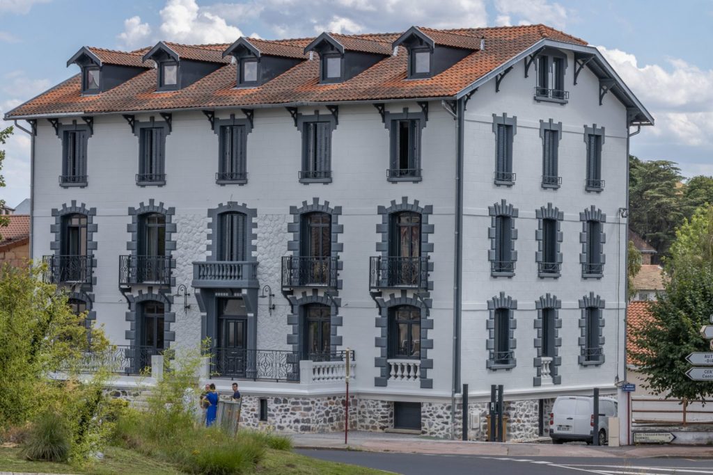 FACADE AVANT