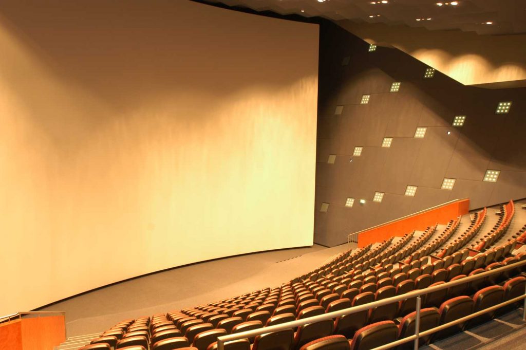 Salle écran géant