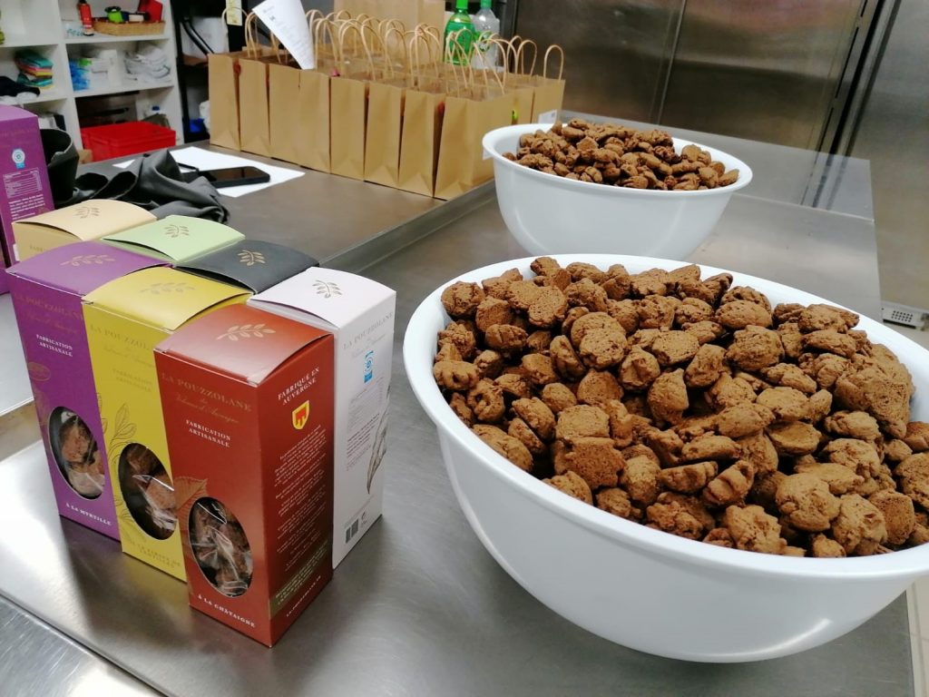 Les Randonnées Gourmandes – À la rencontre de la Biscuiterie La Pouzzolane !