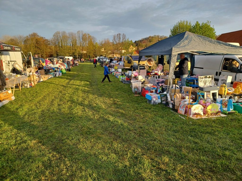 Brocante -Vide grenier
