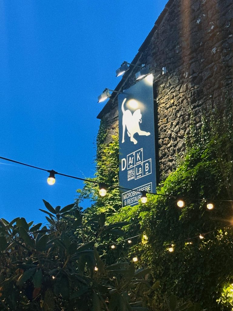 Logo facade brewpub