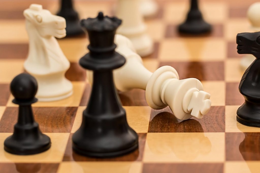 Les jeux et jeux vidéo – Initiation aux échecs