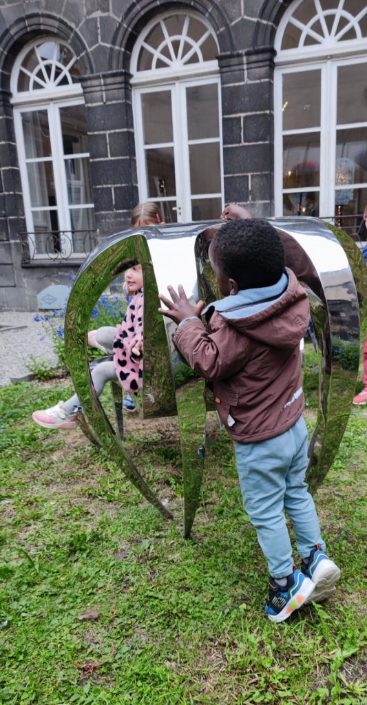 Avec bébé au musée, le design à petits pas (18-36 mois)