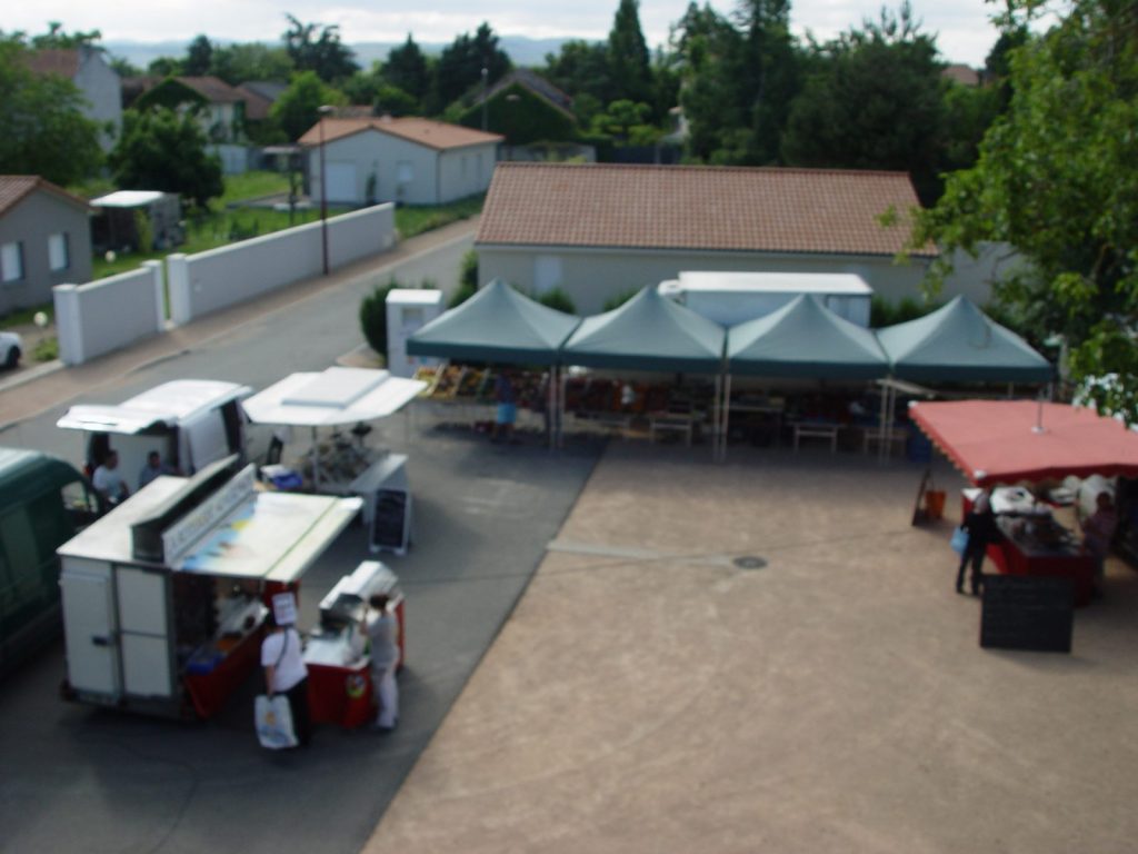 Le petit marché du Cheix sur Morge